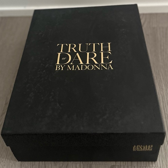 Sandals by Madonna Truth or Dare - Picture 4 of 4